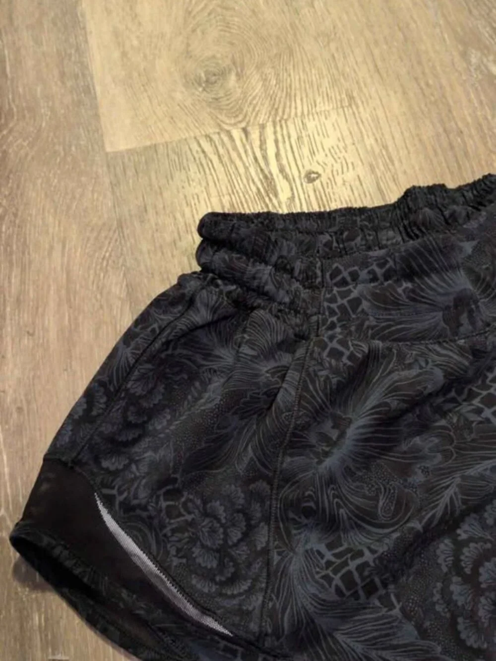 Lululemon Hotty Hot Short Size 4